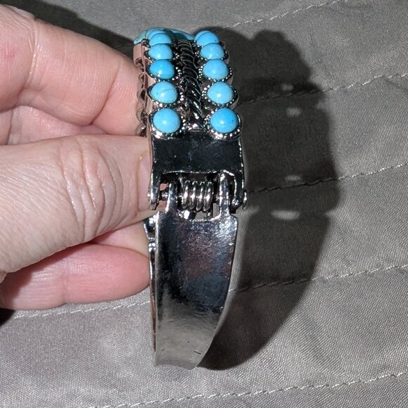 $2 with Bundle ~ Turquoise Teardrop Cuff Bracelet Silver Boho Western Style 5184 - Picture 3 of 4